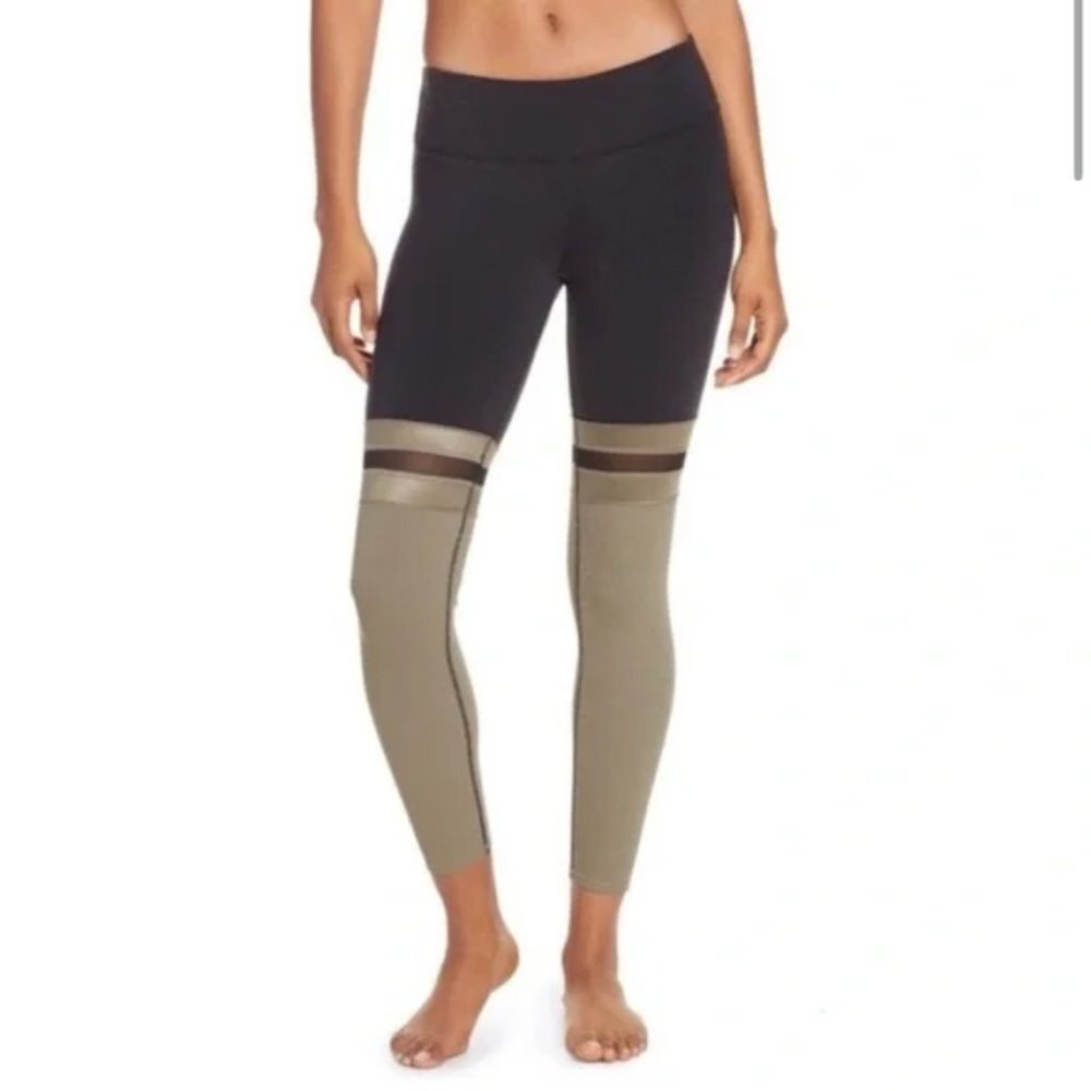 Alo Yoga | Player High Waist  7/8  legging black/olive branch Size Small